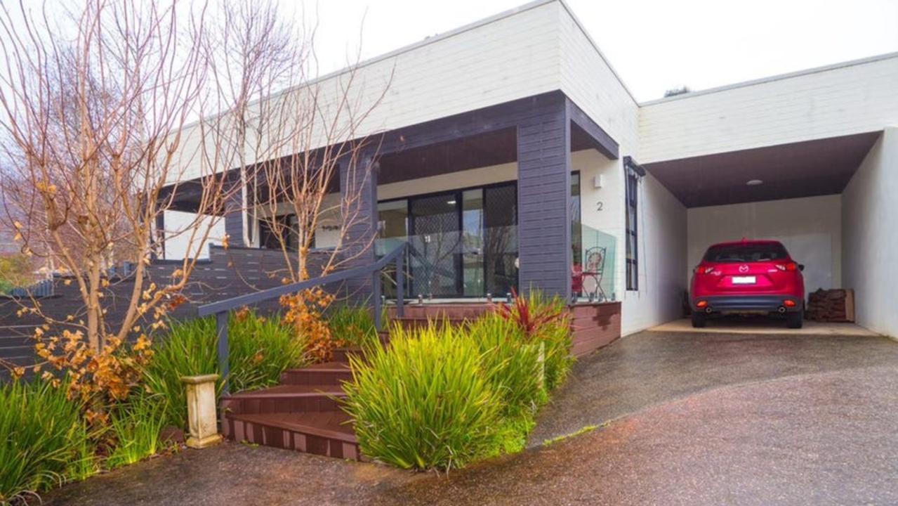 Even with an affordable $533,000 asking price, no fund support is available for <a href="https://www.realestate.com.au/property-villa-vic-marysville-136933286" title="www.realestate.com.au">2/38 Falls Rd, Marysville.</a>