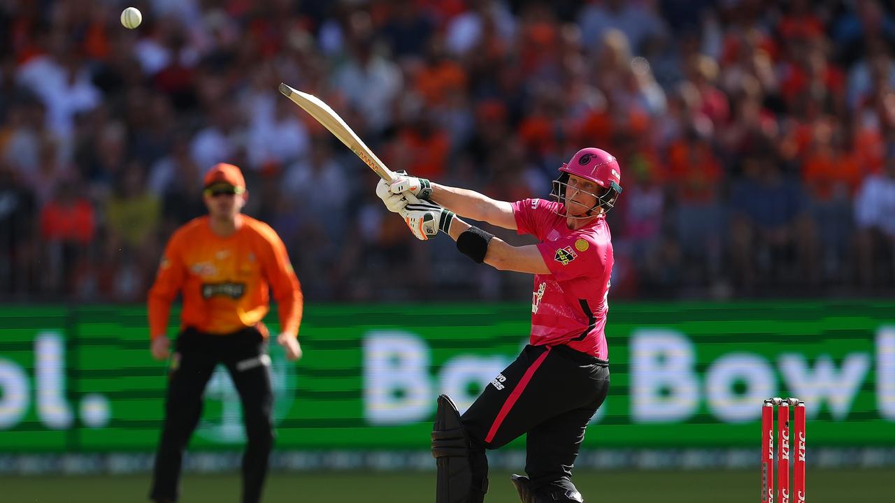 Steve Smith hooks during his stay at the crease. Picture: Paul Kane/Getty Images