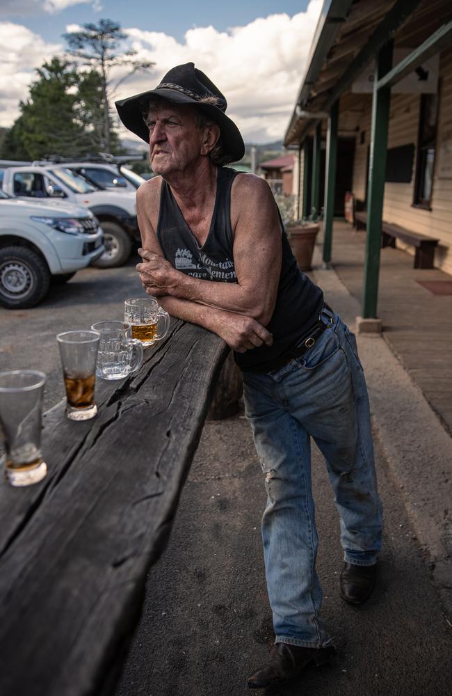 Dargo legend ‘Bullbar’ quenches his thirst, at the front of the town watering hole. Picture: Jason Edwards