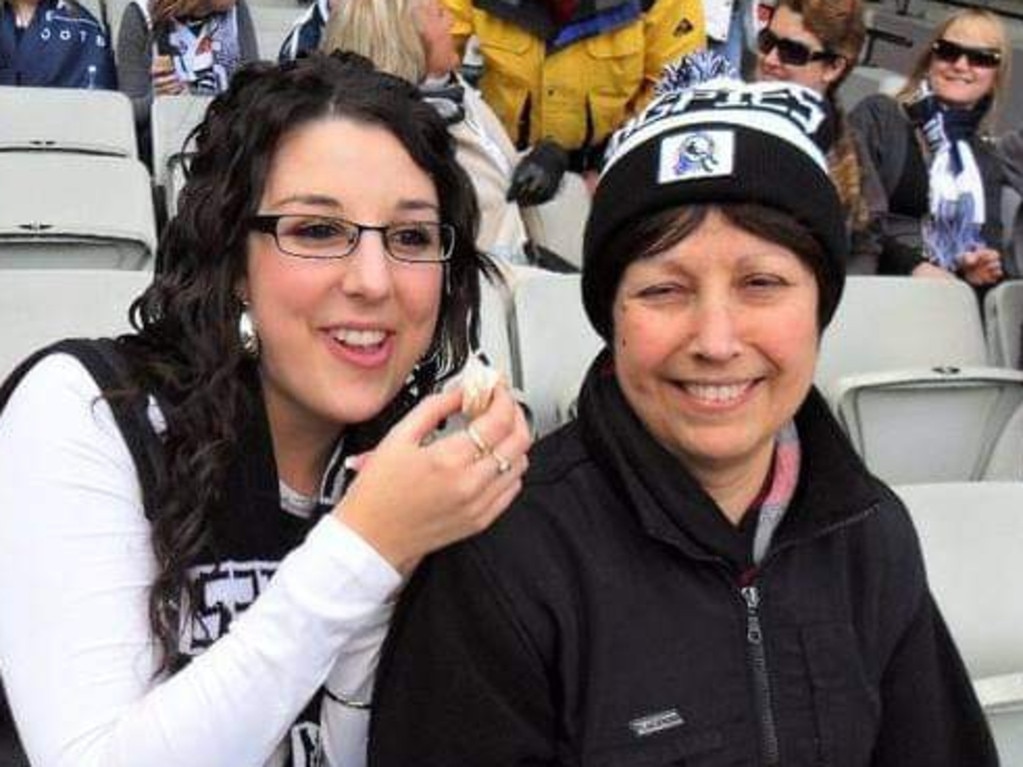 Danielle Snelling founder of Motherless Daughters with her mum before she passed away from cancer.