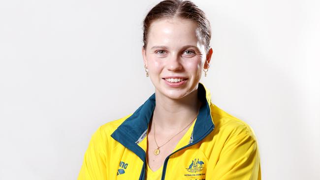 Lizzie Dekkers 18yrs, is a new face on the Australian swimming team bound for world champs and Commonwealth Games, on Tuesday 24th May 2022 - Photo Steve Pohlner