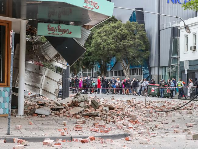 MELBOURNE, AUSTRALIA - SEPTEMBER 22: Damaged buildings (Betty's Burgers) following an earthquake are seen along Chapel Street  on September 22, 2021 in Melbourne, Australia. A magnitude 6.0 earthquake has been felt across south-east Australia. The epicentre of the quake was near Mansfield, Victoria with tremors felt as far away as Canberra, Sydney and Tasmania. (Photo by Asanka Ratnayake/Getty Images)