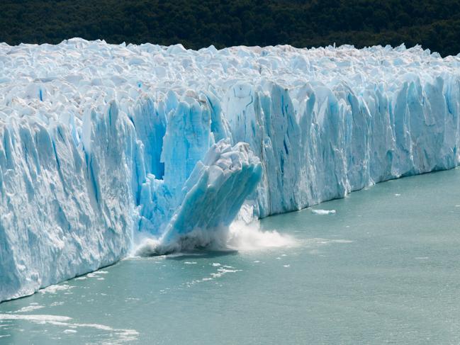 A giant piece of Ice breaks off the Perito Moreno Glacier in Patagonia, Argentina