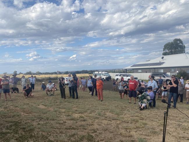 Dubbo residents attended a public forum to discuss the location of the proposed rehabilitation centre on Spears Drive announced late February.