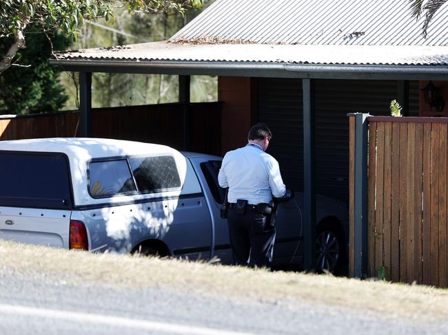 Police at the scene of the murder at Tamborine Mountain. Picture: Nigel Hallett