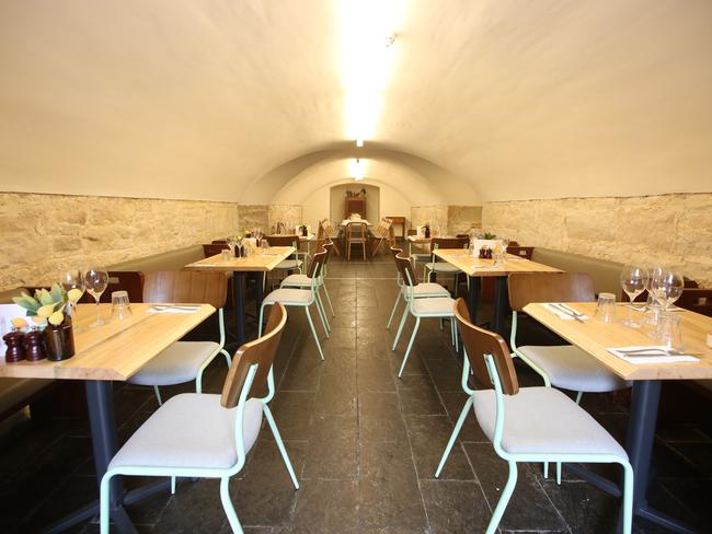Restaurant REVIEW. Jardin St james with chief proprieter Julien Besnard. Dishes: Small charcuterie board Ocean Trout Steak Tartare Dauphinois potatos and green beans