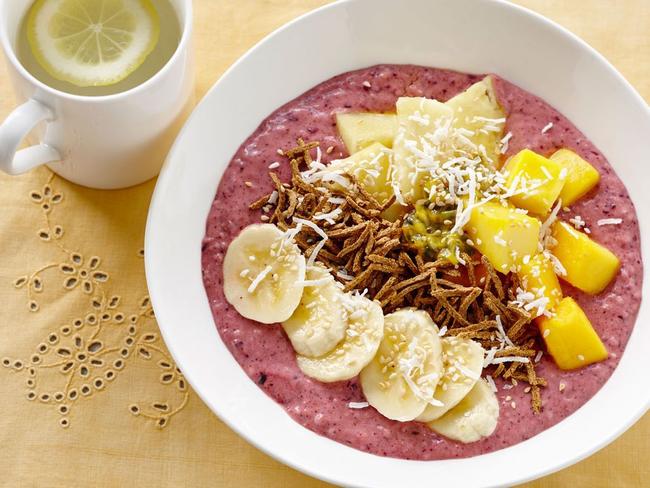 Tropical (dairy-free) acai bowl