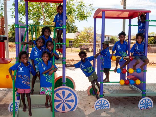 GUNBALANYA SCHOOLFRONT ROW (L-R): Onenita Nayinggul, Ally Gumurdul. SECOND ROW (L-R): Esmerelda Gurruwiwi, Elizabeth Ngaboy, Wesley Nganjmirra, Hezekiah Mardday, Keidan Nadjowh, Anderson Nalorlman. THIRD ROW (L-R): Chelsea Naralngurra. BACK ROW (L-R): Evanney Cooper, Timaeus Nabobborlh