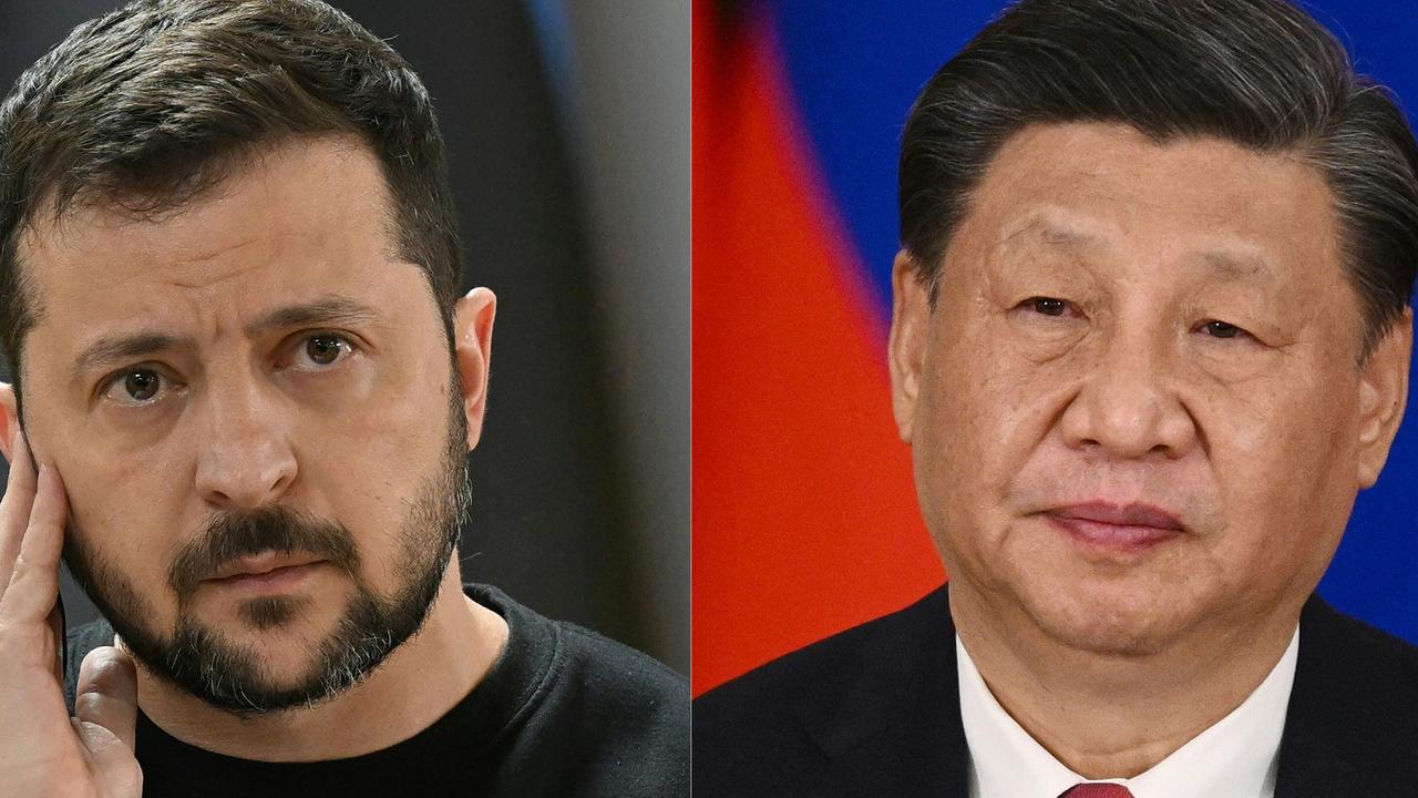 Ukrainian President Volodymyr Zelensky and China's President Xi Jinping spoke on Wednesday. (Photo by Genya SAVILOV and Vladimir ASTAPKOVICH / various sources / AFP)