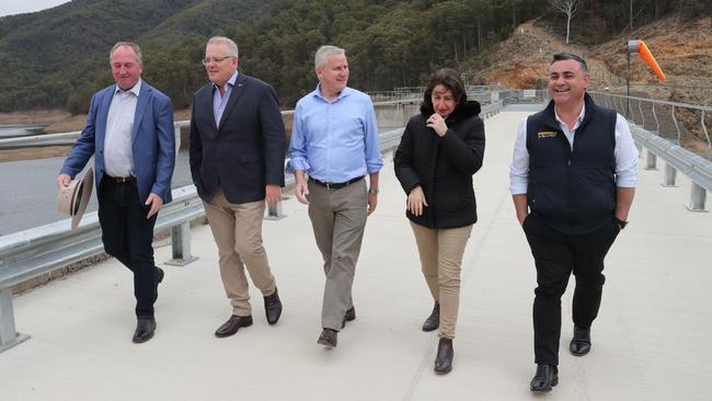 Prime Minister Scott Morrison visits the Dungowan Dam near Tamworth, with Nats MP Barnaby Joyce, Nationals leader Michael McCormack, NSW Premier Gladys Berjiklian and NSW Nats leader John Barilaro. Picture: Adam Taylor/PMO