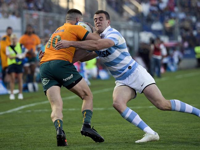 Australia's Wallabies flyhalf James O'Connor (L) is tackled by Argentina's Los Pumas wing Emiliano Boffelli.