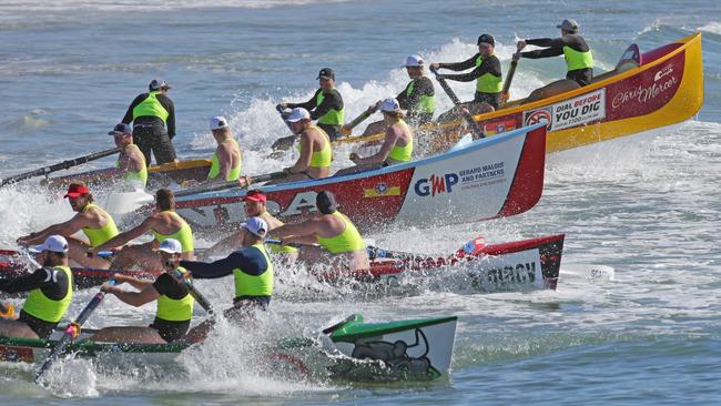 Crews competing in the opening round of Ocean Thunder at Dee Why. Pic: HarvPix.