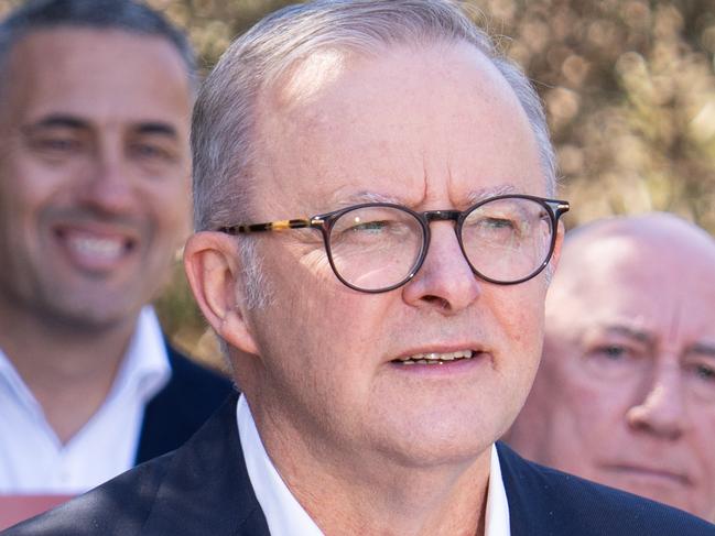 WHYALLA, AUSTRALIA - NewsWire Photos - 20 FEBRUARY, 2025: Australian Prime Minister Anthony Albanese addressing the media during a visit to the Whyalla Steelworks in South Australia. Picture: NewsWire / Tim Joy