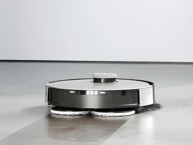 Take $1000 off this best-selling Ecovacs robot vacuum. Image: Ecovacs.