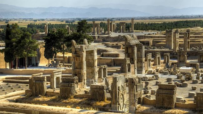 Shall I go to see the ancient city of Persepolis next year?