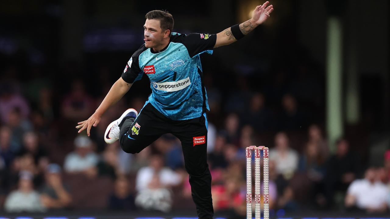 Cameron Boyce of the Strikers bowls during the BBL match between Sydney Sixers and Adelaide Strikers at Sydney Cricket Ground. Picture: Cameron Spencer/Getty Images.