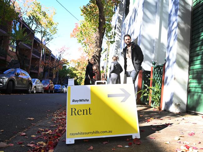 SYDNEY, AUSTRALIA - NewsWire Photos,June 4, 2022: Sydney-siders view properties in Surry Hills for rent as prospective tenants are having difficulties securing rental properties. Picture: NCA NewsWire / Jeremy Piper