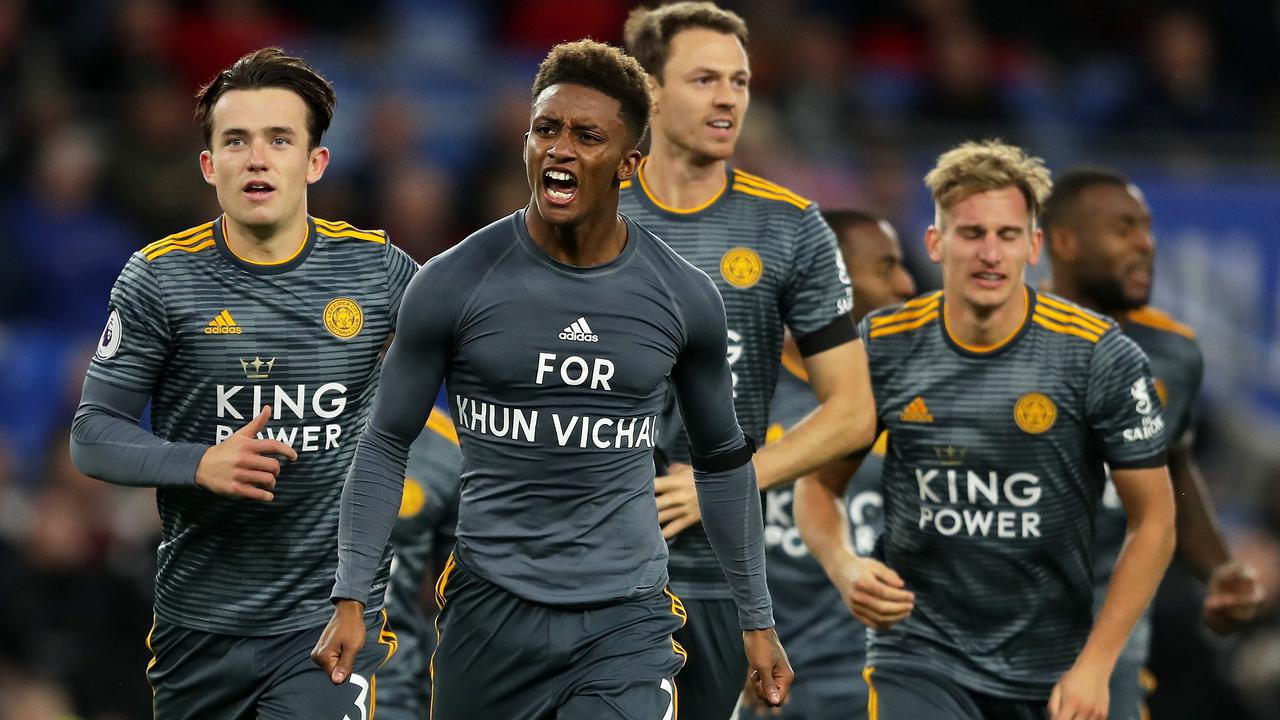 Demarai Gray of Leicester City celebrates after scoring his team's first goal by revealing a commemorative for Vichai Srivaddhanaprabha. (Photo by Richard Heathcote/Getty Images)