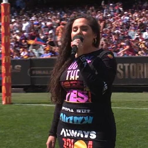 Jess Hitchcock performs Waltzing Matilda at the 2023 AFL Grand Final.