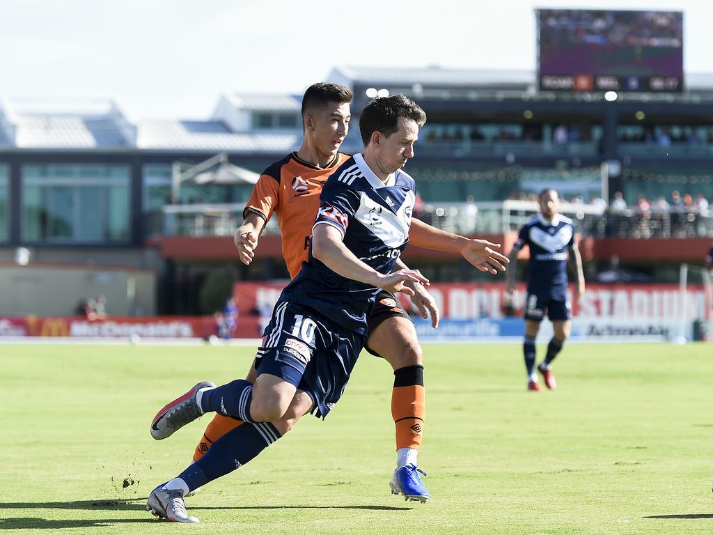 Melbourne Victory’s Robbie Kruse could not get the better of Brisbane Roar. Picture: Albert Perez/Getty Images