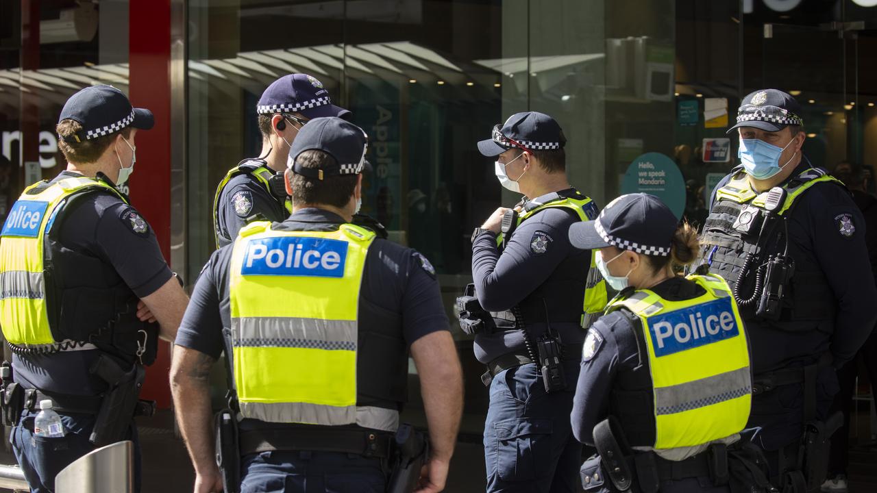 Barry Chee: police officer punched and choked in Cranbourne North ...