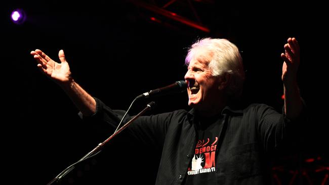 Graham Nash in full flight