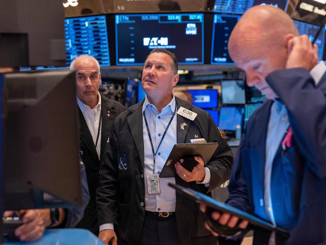 NEW YORK, NEW YORK - JUNE 18: Traders work on the floor of the New York Stock Exchange (NYSE) on June 18, 2024 in New York City. After the S&P 500 and Nasdaq closed at record highs Monday, U.S. stocks were up in early trading Tuesday.   Spencer Platt/Getty Images/AFP (Photo by SPENCER PLATT / GETTY IMAGES NORTH AMERICA / Getty Images via AFP)