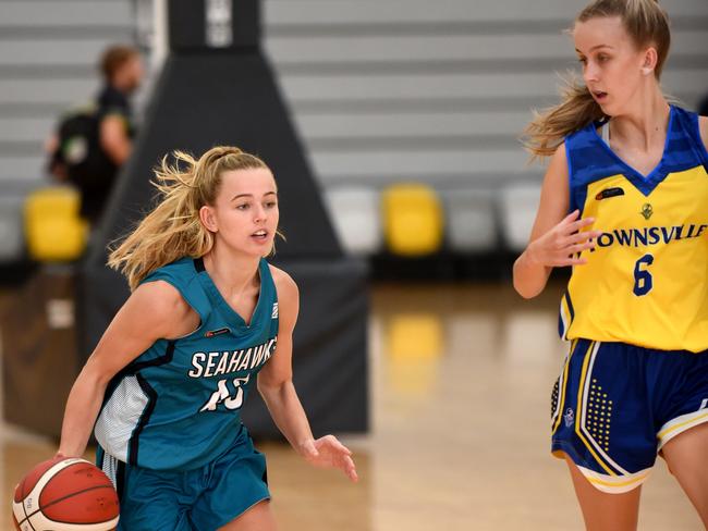 Gold Coast Seahawks Katie Deeble at the U18 Basketball State Championships at Carrara Stadium. (Photo/Steve Holland)