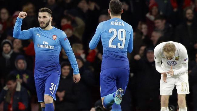 <a capiid="cd2f190c35111e829ae4f4614c11fb7f" class="capi-video">Defensive blunder ends Ostersund's Arsenal dream</a>
                     Arsenal's Sead Kolasinac, right, celebrates after scoring his side's first goal