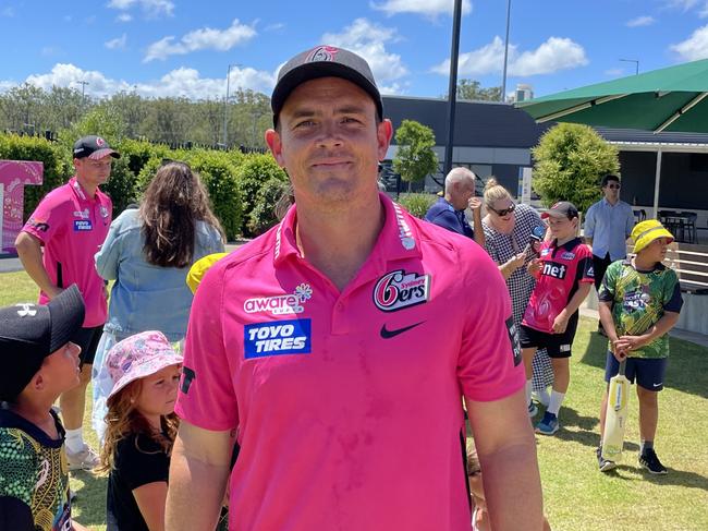 CAPTION: Coffs Coast junior cricketers at C.ex Coffs International Stadium with (from left) City of Coffs Harbour Mayor Cr Paul Amos, Josh Philippe (Sydney Sixers), Member for Coffs Harbour Gurmesh Singh and Steve OâKeefe (Sydney Sixers). Picture: Matt Gazy