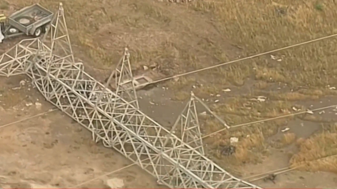 Schools and homes still without power after wild storms in South Australia