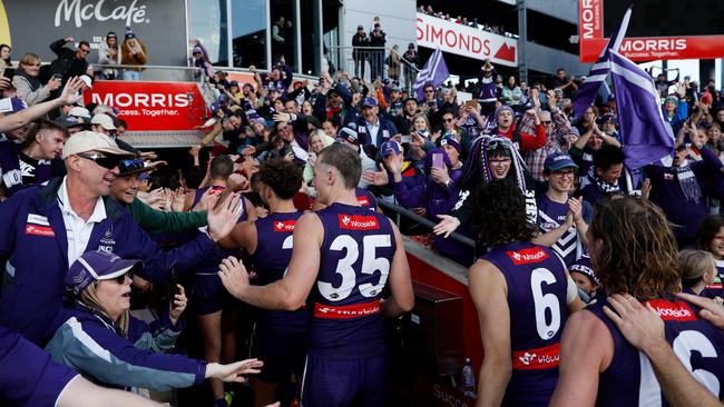 Fremantle players were up close to fans in Geelong. Picture: Dylan Burns/AFL Photos via Getty Images