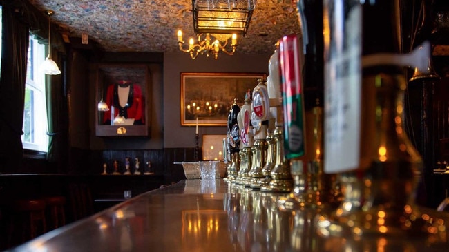 There’s no need to tip in British pubs.