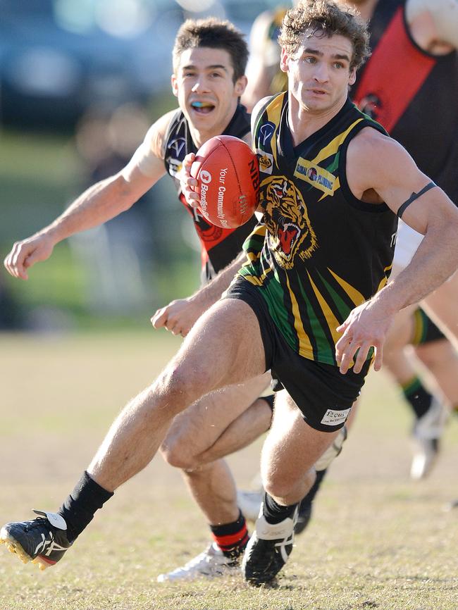 Former Dromana star Christian Ongarello has joined premiers Frankston YCW.