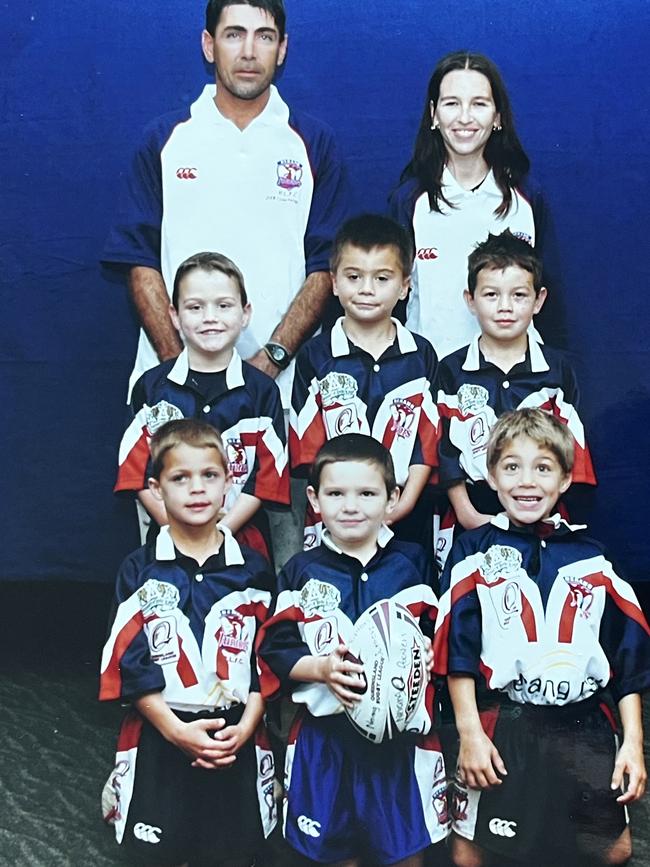 Brisbane Broncos star Reece Walsh (front, right) as an under-6s player for the Nerang Roosters -2008