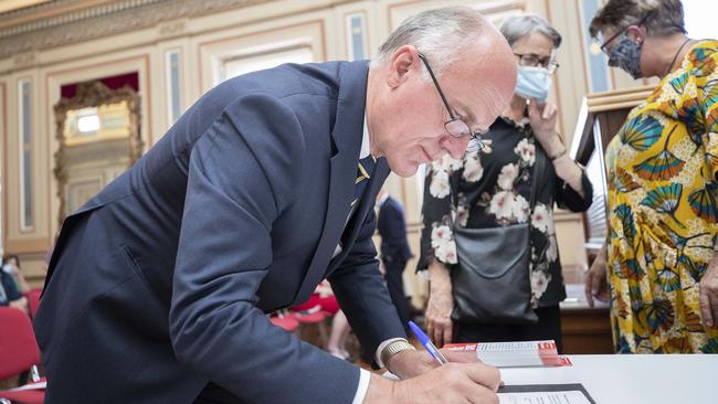 The Save UTAS Campus group has launched a petition calling on the Hobart City Council to cease its support for the UTAS proposal to move the Sandy Bay Campus. Senator Eric Abetz signs the petition. Picture: Chris Kidd.