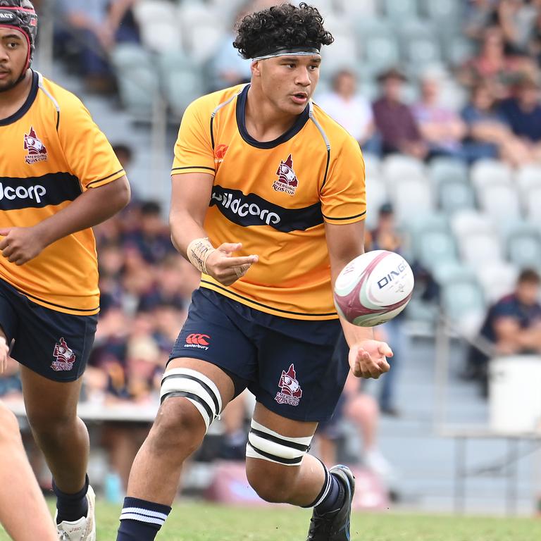 Rupeni Baravilala (passing the ball). Qld Country U16s v SEQ Barbarians Thursday September 19, 2024. Picture, John Gass