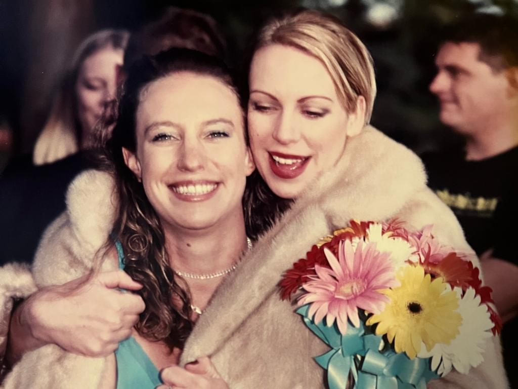 Victoria Parkes (right) with her sister Claudia who died in 2001 from a sudden cardiac arrest.