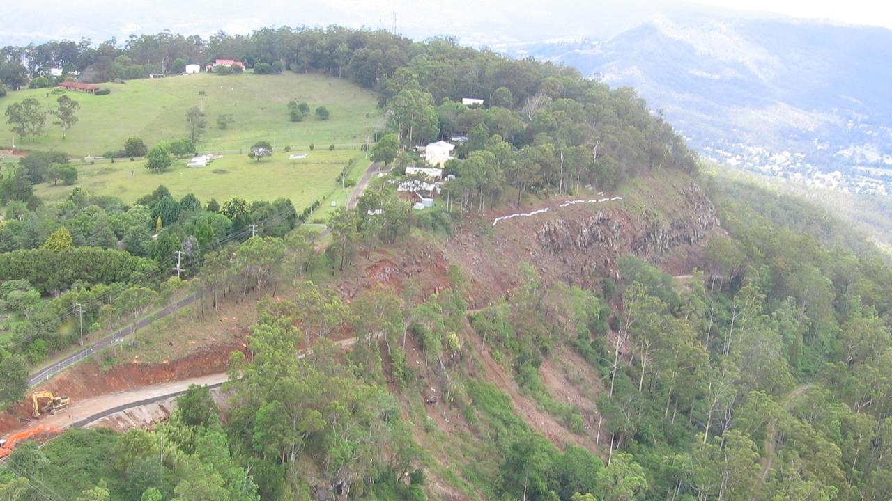 Tamborine Mountain crash elderly couple left trapped in car after twovehicle crash in Gold