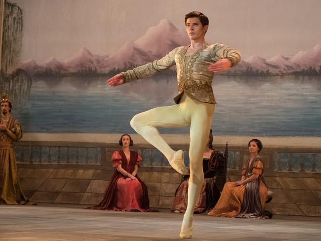 Oleg Ivenko as Rudolf Nureyev in The White Crow.