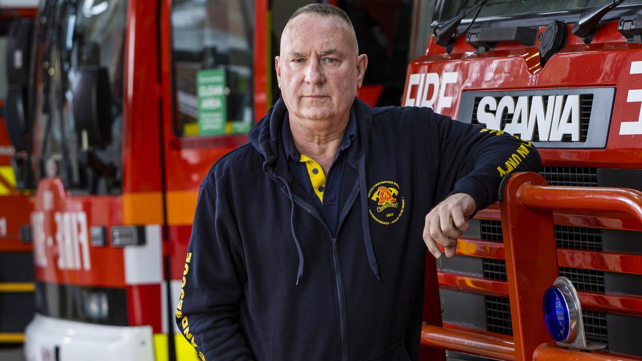 Victorian firefighters offered massive pay rise after heated union ...