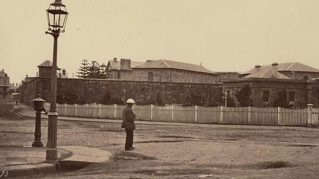 Darlinghurst Gaol and Courthouse in 1870 (attributed to photographer Charles Pickering). Supplied: State Library of NSW
