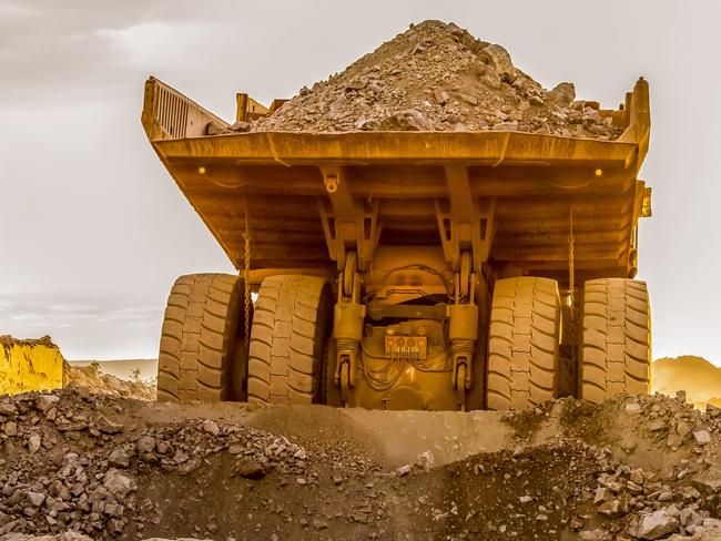 Platinum Mining and processing, Dump Truck for transporting rocks, generic mining