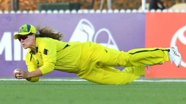 Hannah Darlington in action for Australia against India