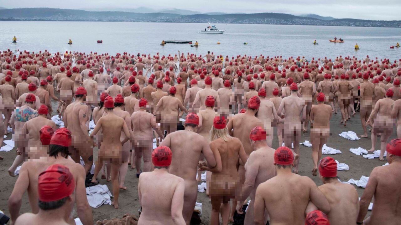 Record-breaking numbers strip off for Dark Mofo nude swim | Sky News  Australia