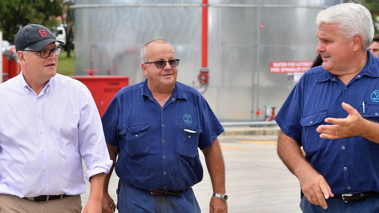 Prime Minister Scott Morrison was also accompanied by Senator Bridgette McKenzie (left). Here he is seen talking with Directors Terry Nolan (right) and Michael Nolan (second from the right). Photo: Patrick Woods.