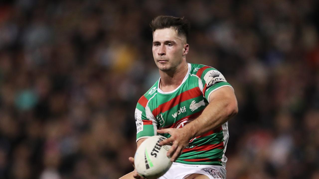 PENRITH, AUSTRALIA - APRIL 01: Lachlan Ilias of the Rabbitohs passes during the round four NRL match between the Penrith Panthers and the South Sydney Rabbitohs at BlueBet Stadium, on April 01, 2022, in Penrith, Australia. (Photo by Matt King/Getty Images)