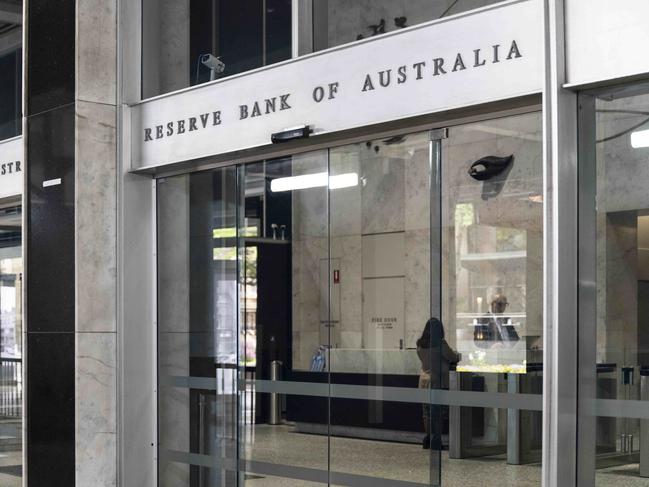 RBA puts bank bosses on notice