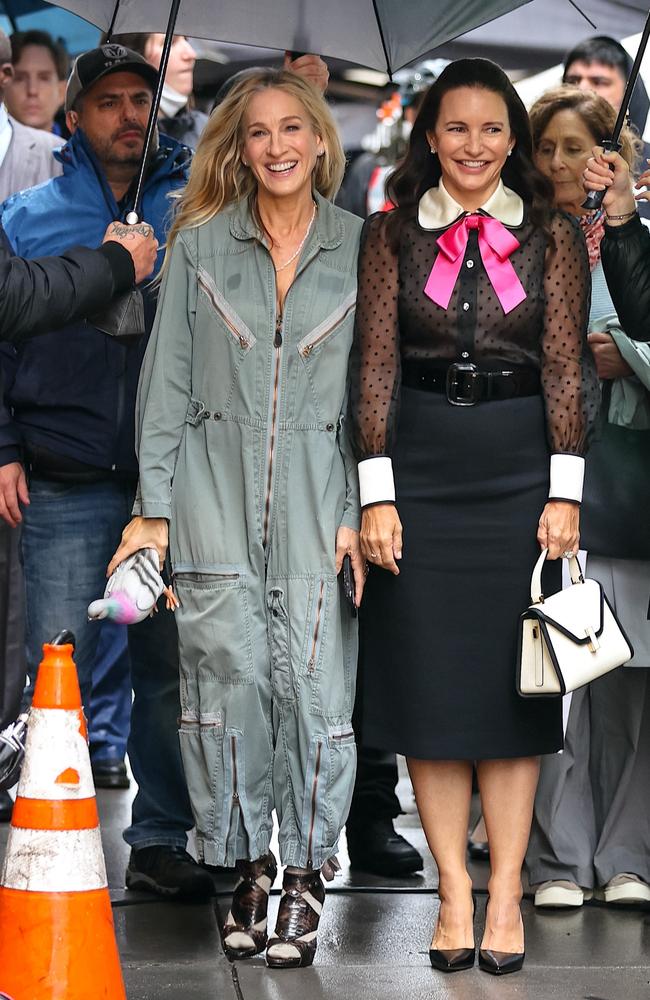 Still BFFs! Sarah Jessica Parker and Kristin Davis on the set of And Just Like That in New York. Picture: Jose Perez/Bauer-Griffin/GC Images