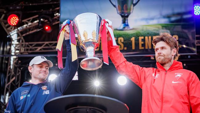 MELBOURNE, AUSTRALIA - NewsWire Photos - 27 September, 2024ALF GRAND FINAL PARADE captains meeting, Brisbane Lions Lachie Neale and Sydney Swans Dane Rampe NewsWire/Nadir Kinani